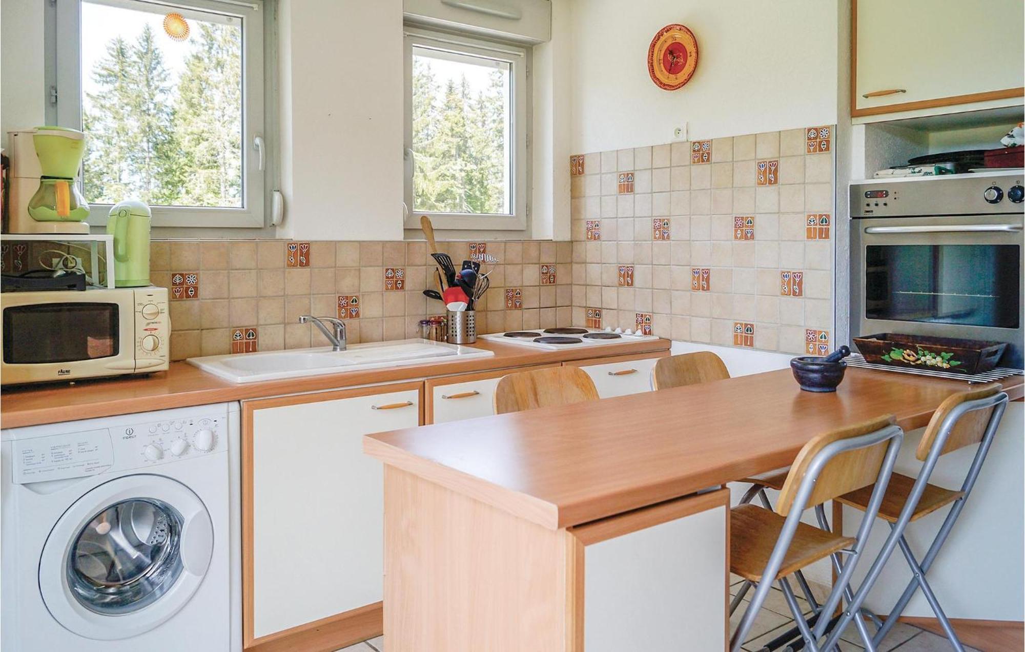 Cozy Apartment In Premanon With Kitchenette ภายนอก รูปภาพ